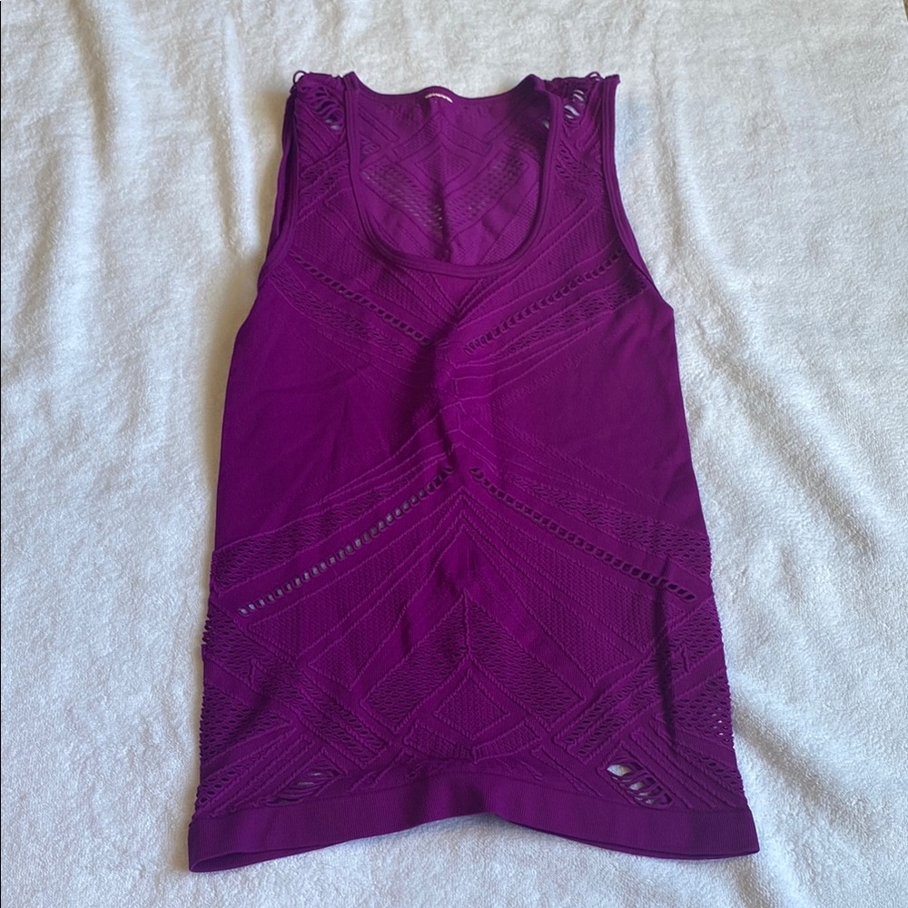 🌺 3/$10 Fabletics fitted top